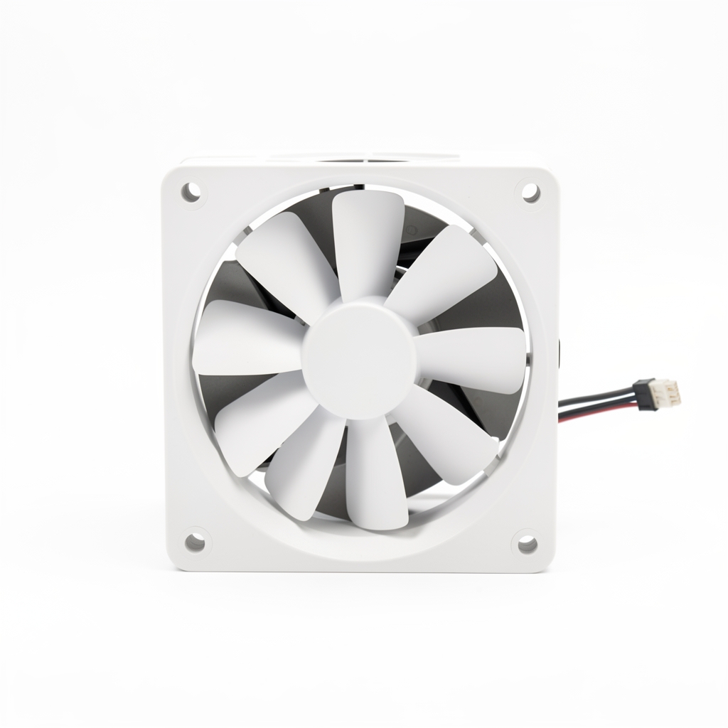 Ventilator be quiet! Silent Wings 4 140mm PWM cu pale aerodinamice albe pe cadru alb premium, extrem de silentios, conector 4-pin PWM pe fundal alb
